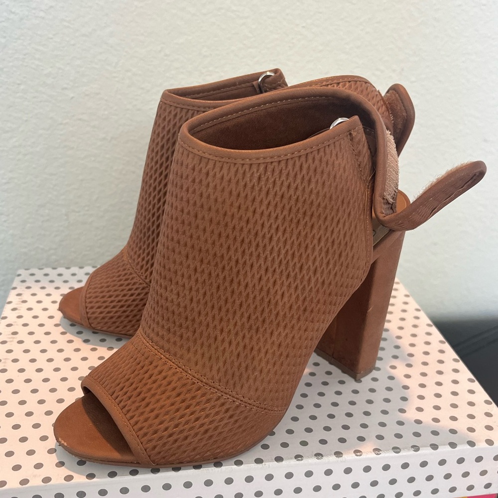 Ankle boots, open toe